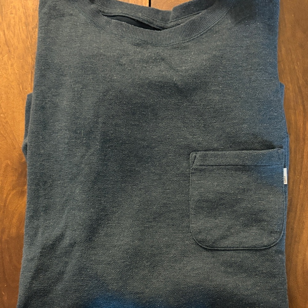 Vuori Men’s Pull Over with pocket